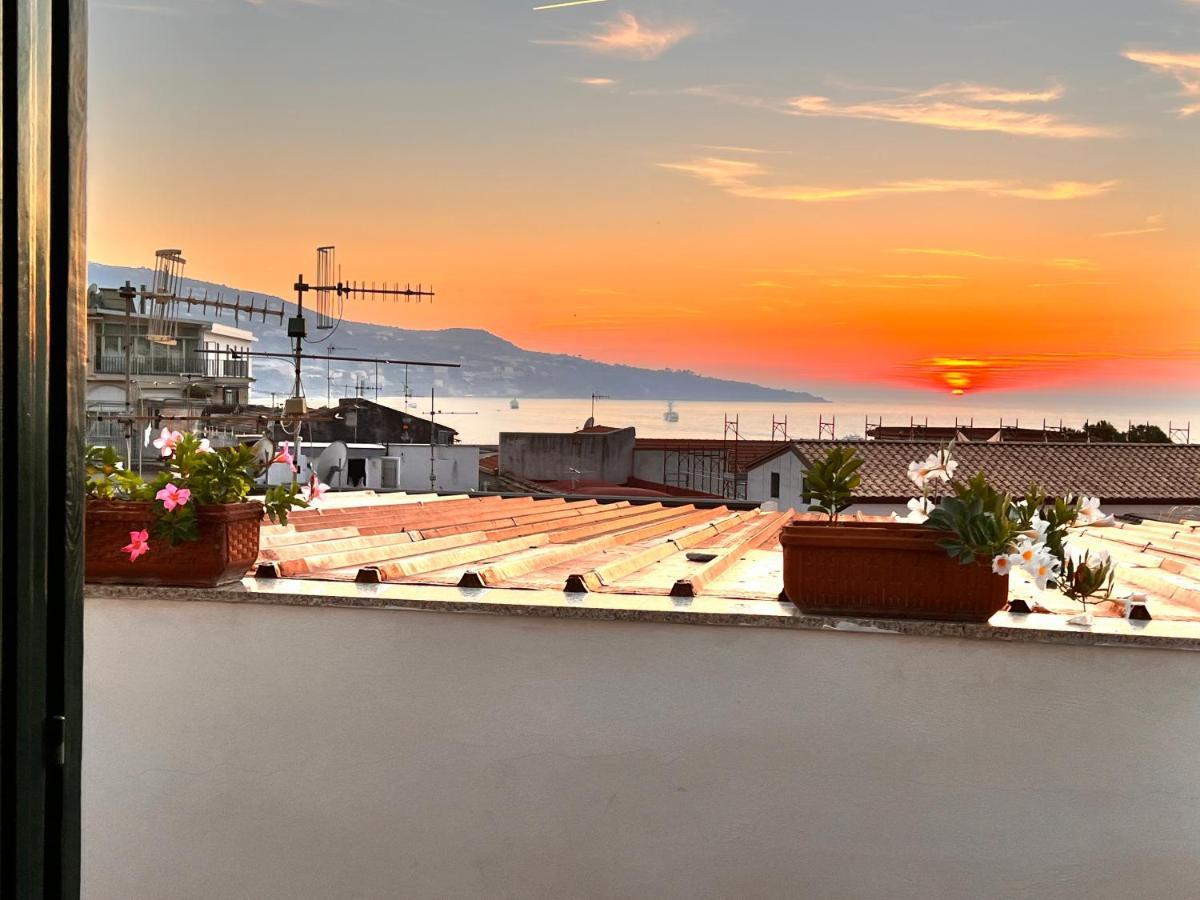 Sorrento Sunset Home Meta Exterior photo